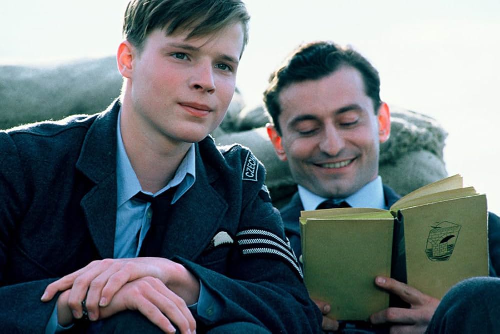 ダーク・ブルーの画像