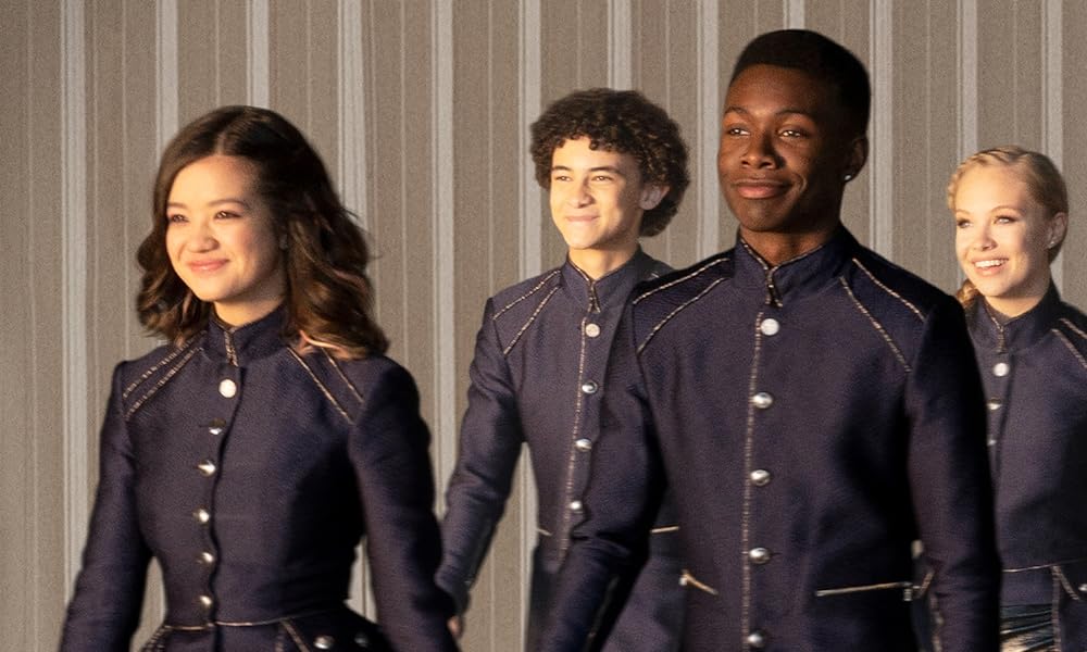 「シークレット・ソサエティ ～王家第二子 秘密結社～」Niles Fitch & Olivia Deeble & Peyton Elizabeth Lee & Faly Rakotohavanaの画像