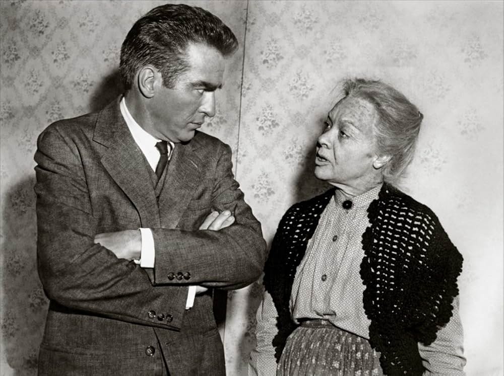 荒れ狂う河の画像