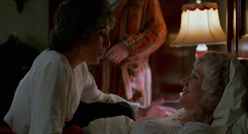 「月の輝く夜に」Cher & オリンピア・デュカキスの画像