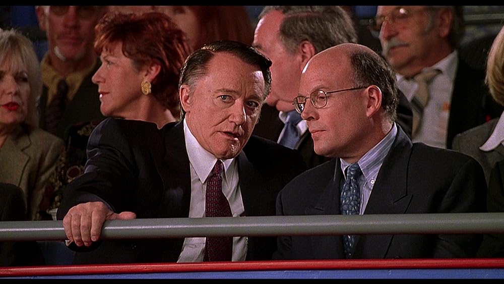 ベースケットボール／裸の球を持つ男の画像