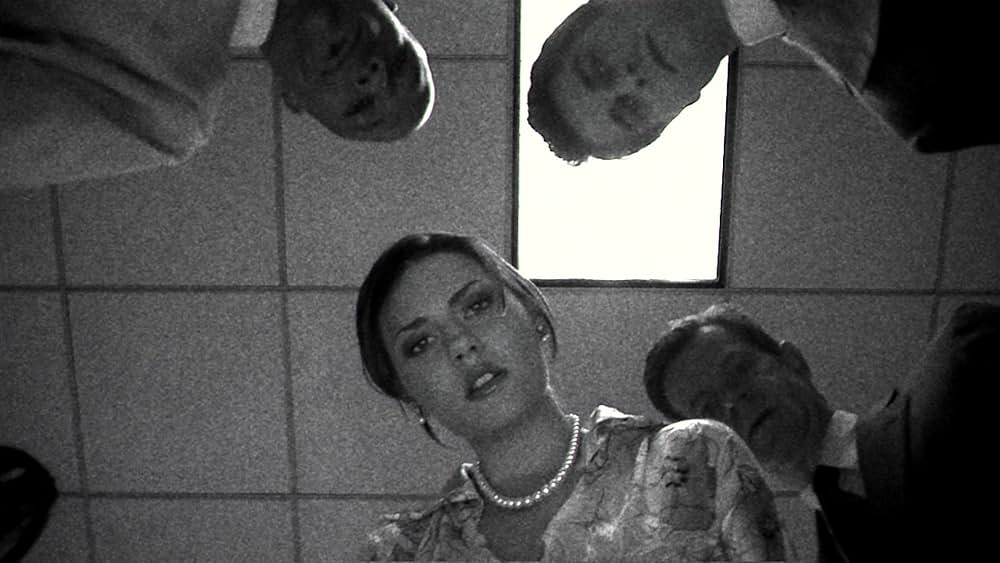 その男は、静かな隣人の画像