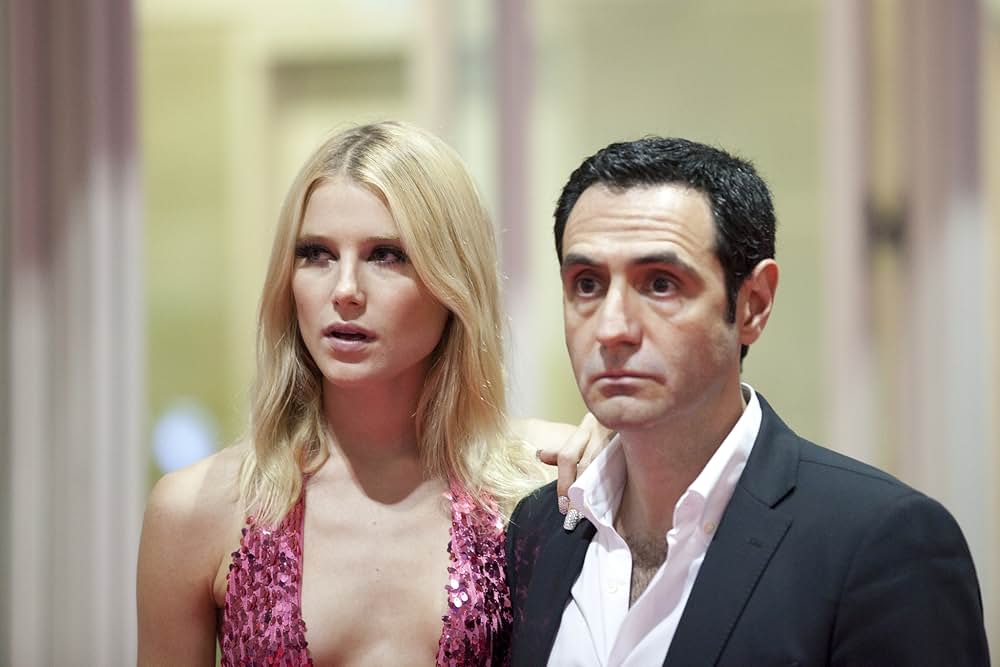 スターレット／チワワは見ていた ポルノ女優と未亡人の秘密の画像