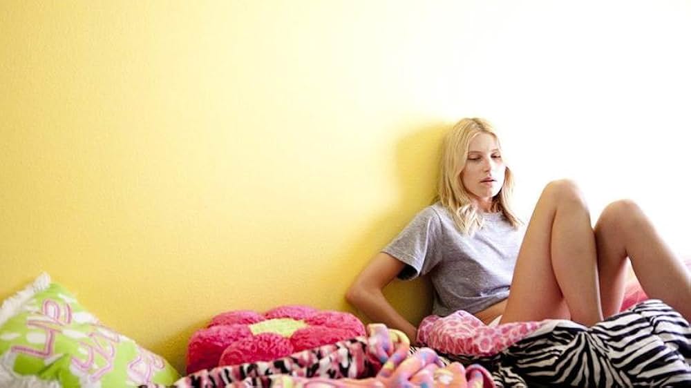 スターレット／チワワは見ていた ポルノ女優と未亡人の秘密の画像