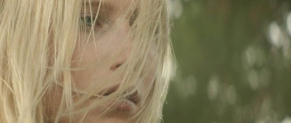 スターレット／チワワは見ていた ポルノ女優と未亡人の秘密の画像