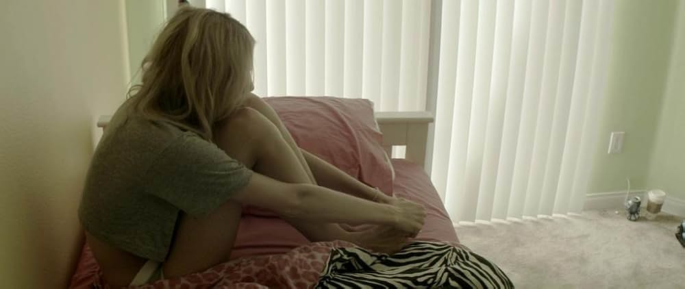 スターレット／チワワは見ていた ポルノ女優と未亡人の秘密の画像