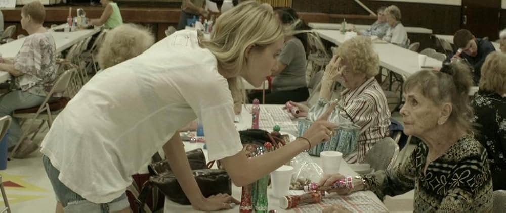 スターレット／チワワは見ていた ポルノ女優と未亡人の秘密の画像