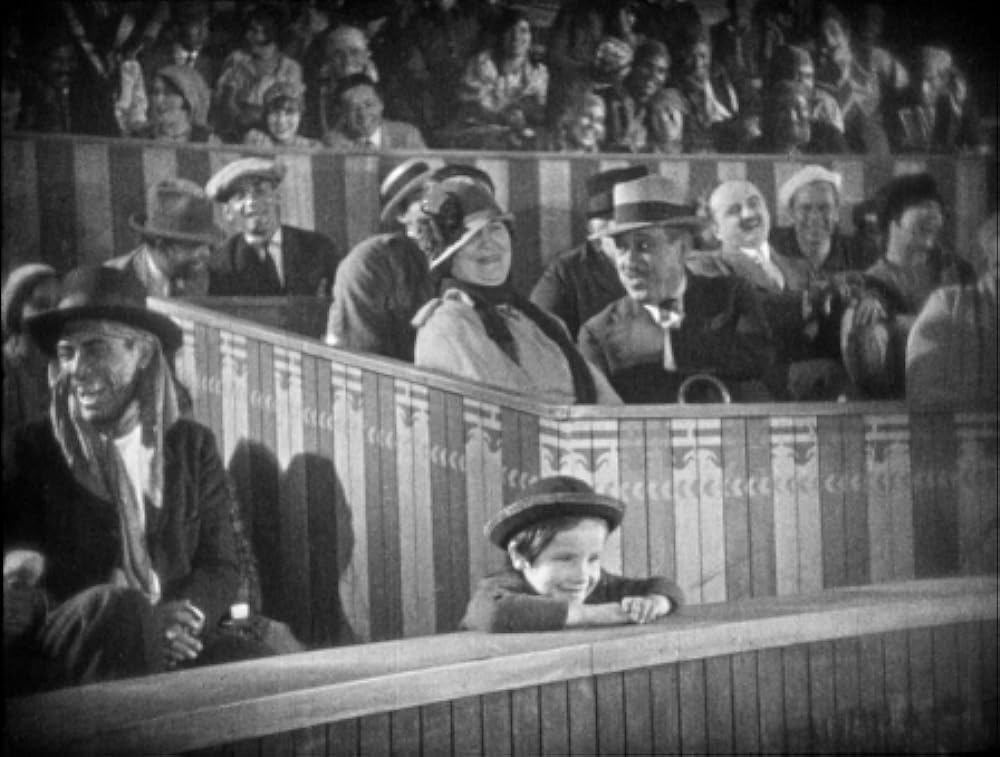 知られぬ人の画像