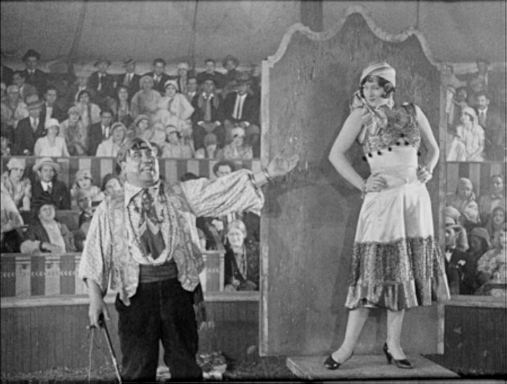 知られぬ人の画像