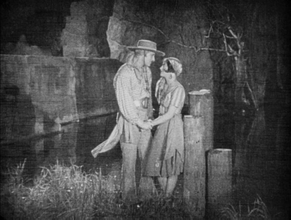 知られぬ人の画像