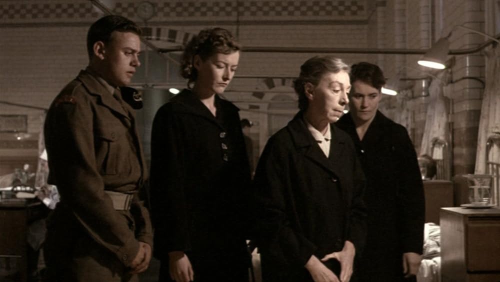 遠い声、静かな暮しの画像