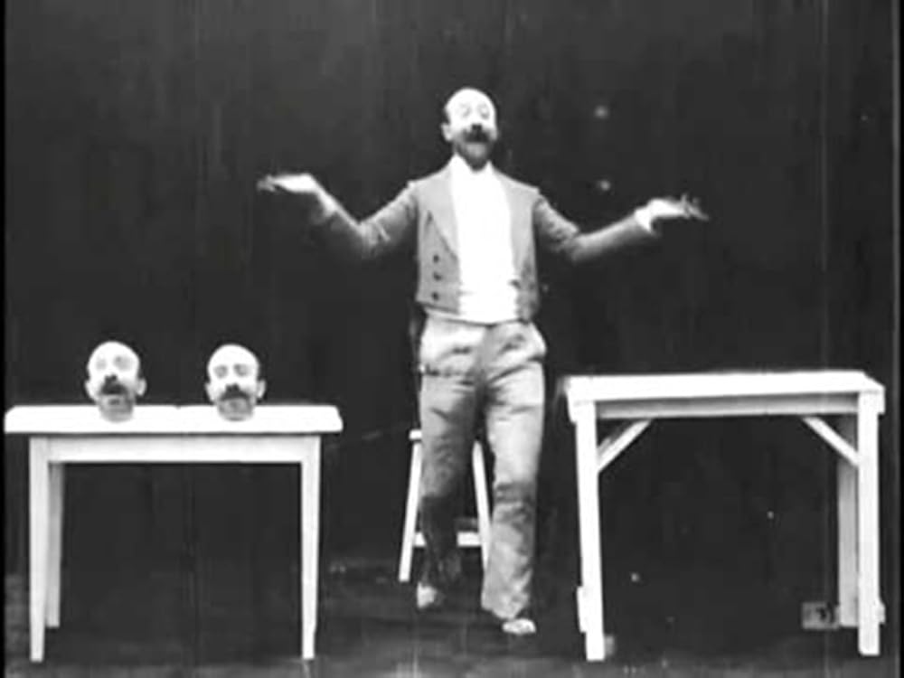 幾つもの頭を持つ男の画像