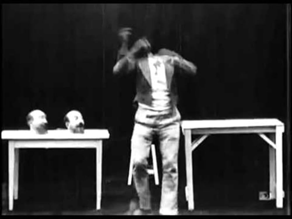 幾つもの頭を持つ男の画像