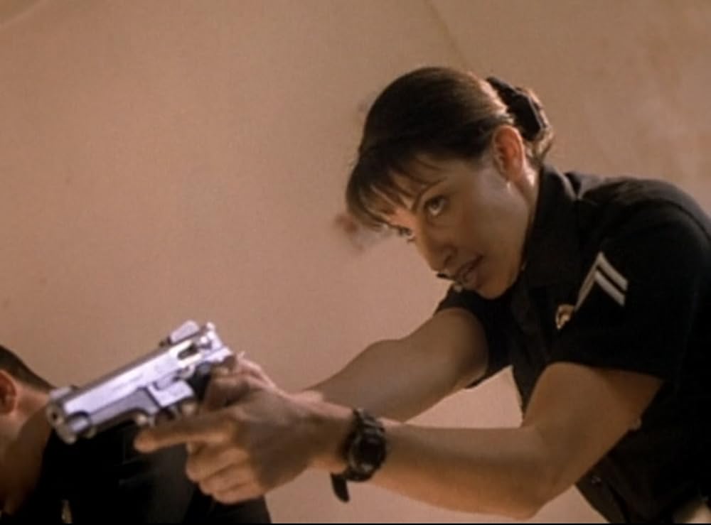 「ブラック&ホワイト」ジーナ・ガーションの画像