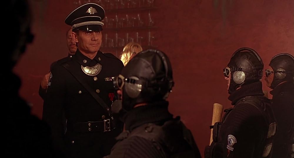 バーブ・ワイヤー／ブロンド美女戦記の画像