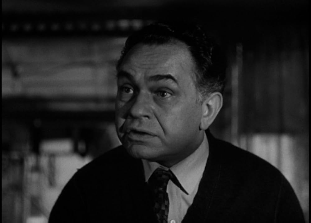 夜は千の眼を持つの画像