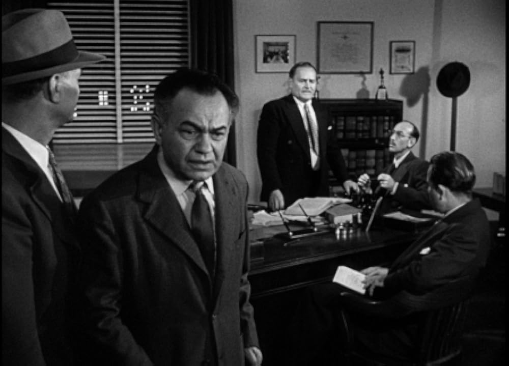 夜は千の眼を持つの画像