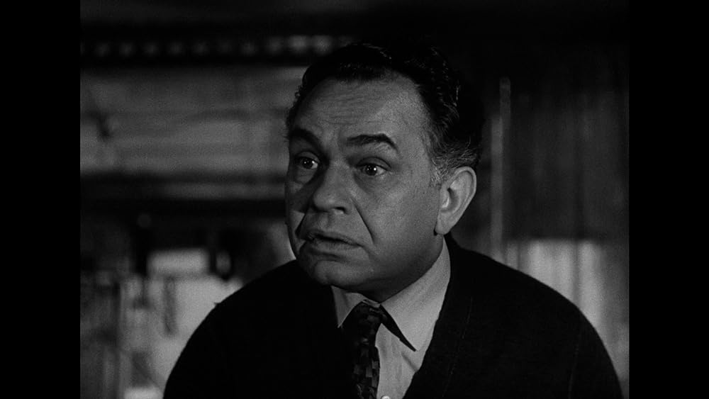 夜は千の眼を持つの画像