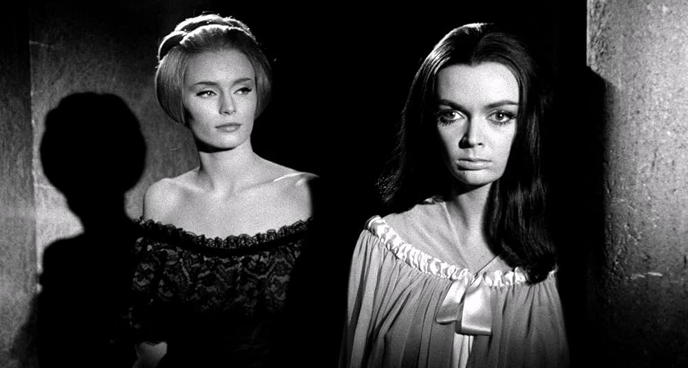 幽霊屋敷の蛇淫の画像