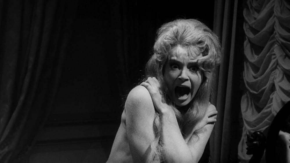 幽霊屋敷の蛇淫の画像