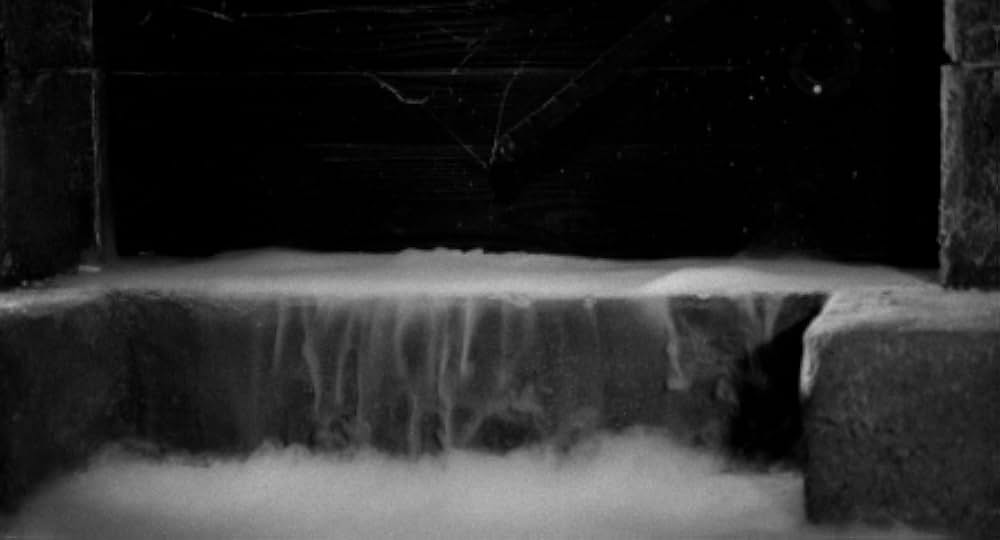 幽霊屋敷の蛇淫の画像