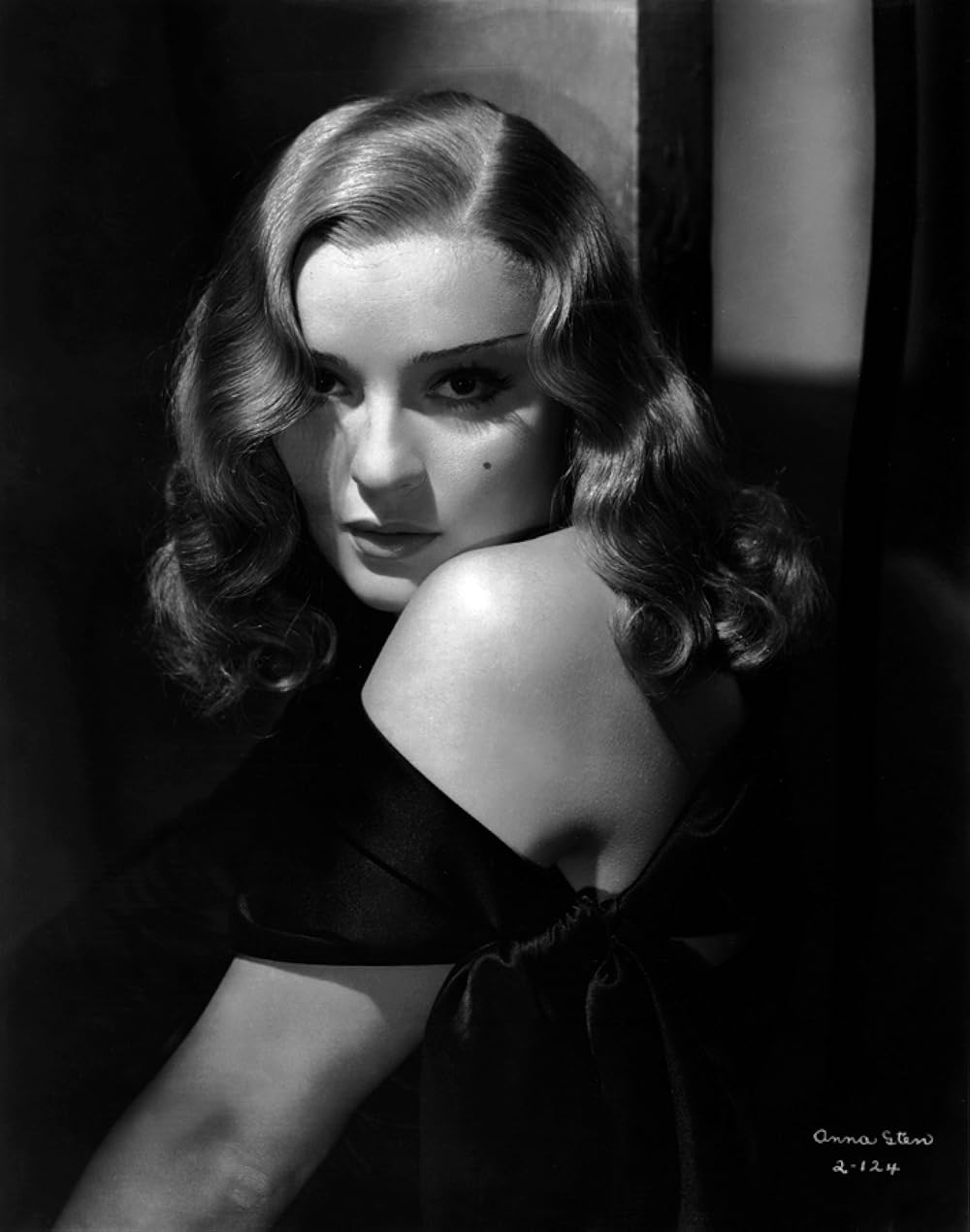 女優ナナの画像