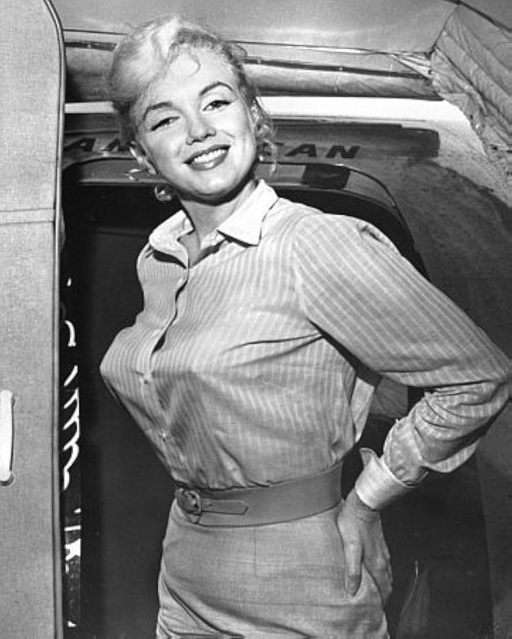 荒馬と女の画像