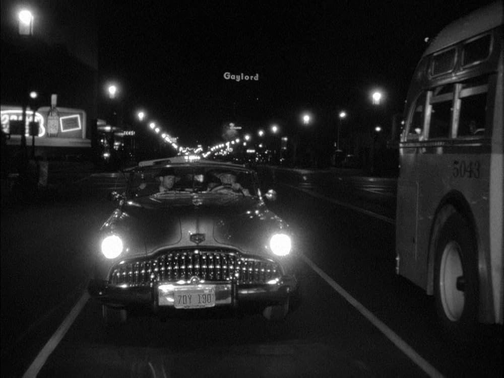 都会の牙の画像