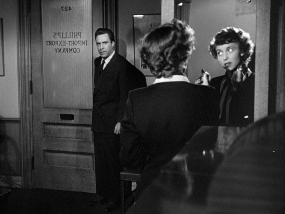 都会の牙の画像