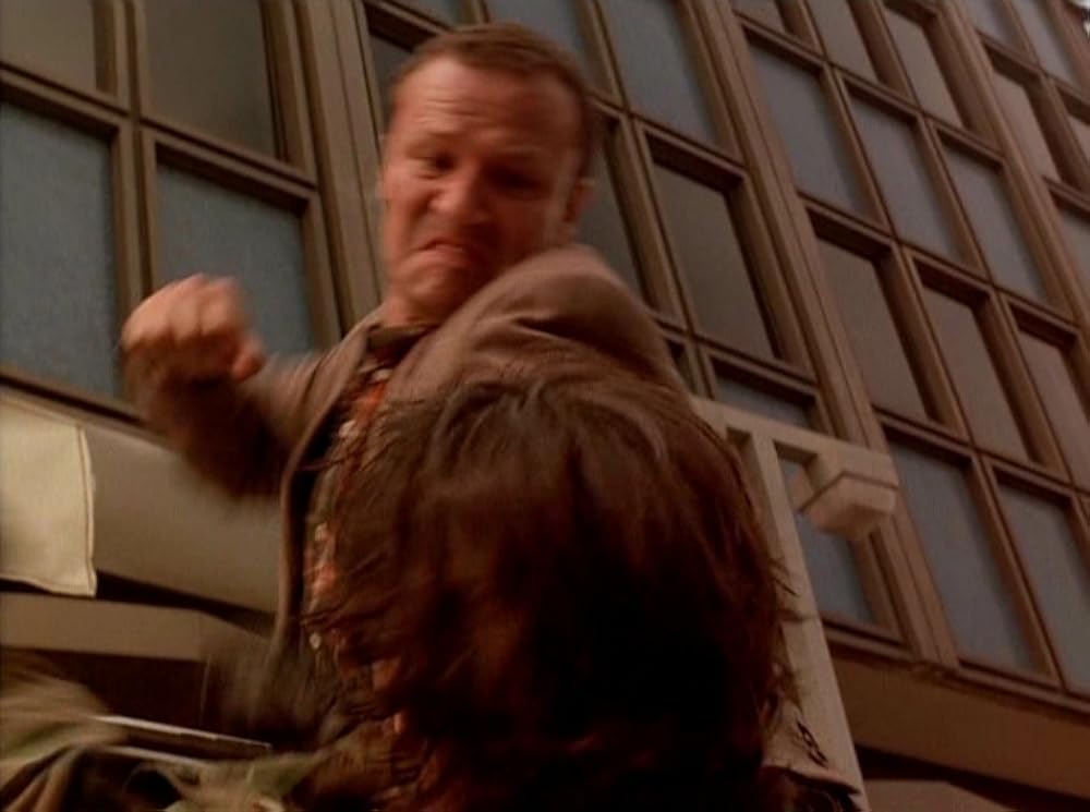 「L.A.マフィア戦争／大殺戮」マイケル・ルーカーの画像