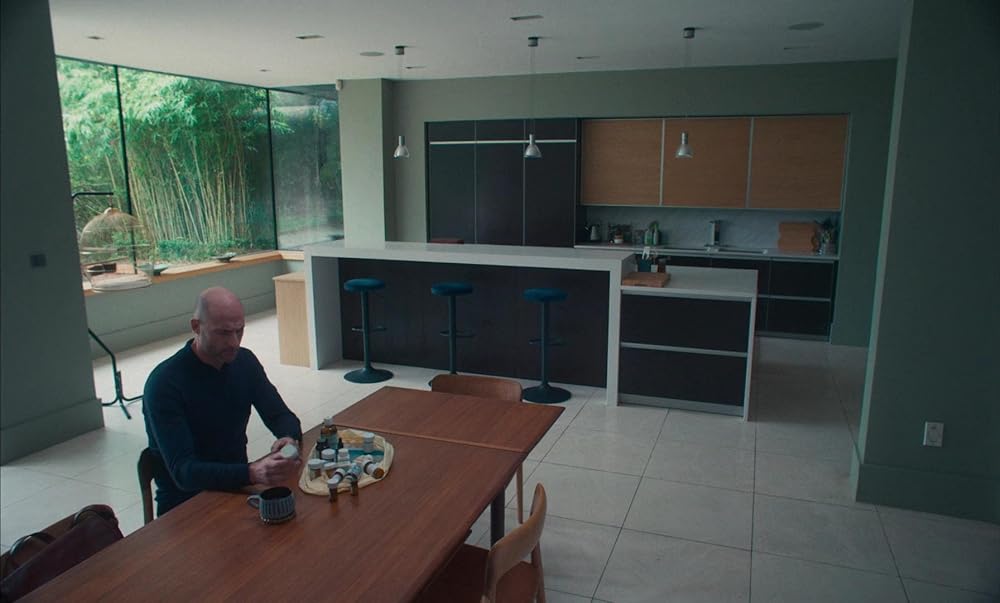 「NOCEBO／ノセボ」マーク・ストロングの画像