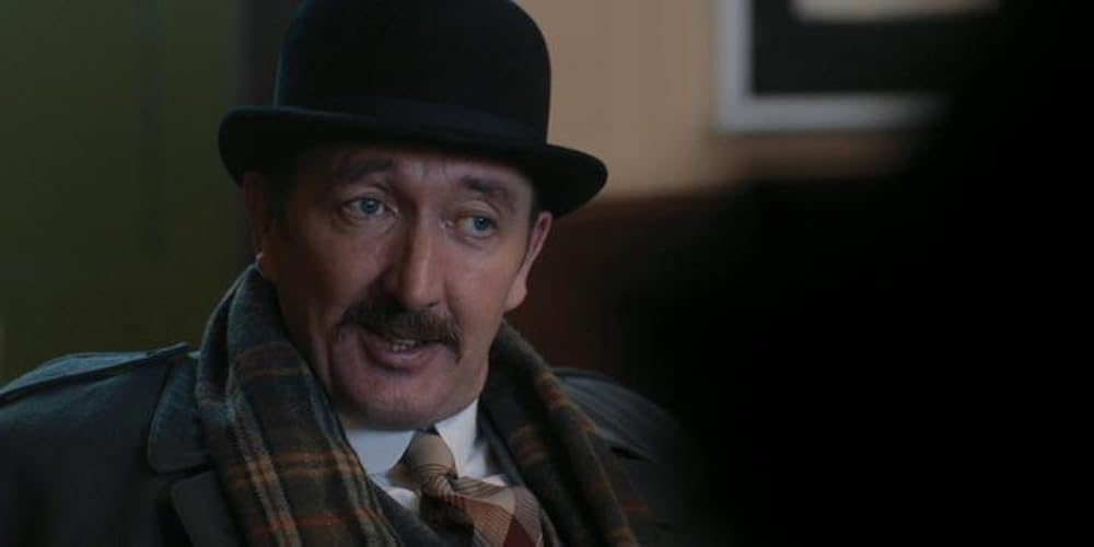 「アガサと殺人の真相」ラルフ・アイネソンの画像