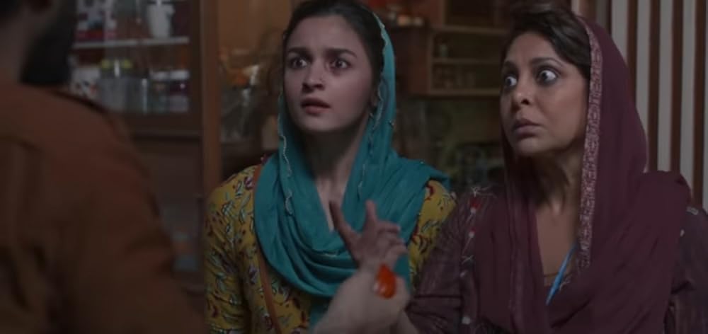 「ダーリンズ」Shefali Shah & アーリアー・バットの画像