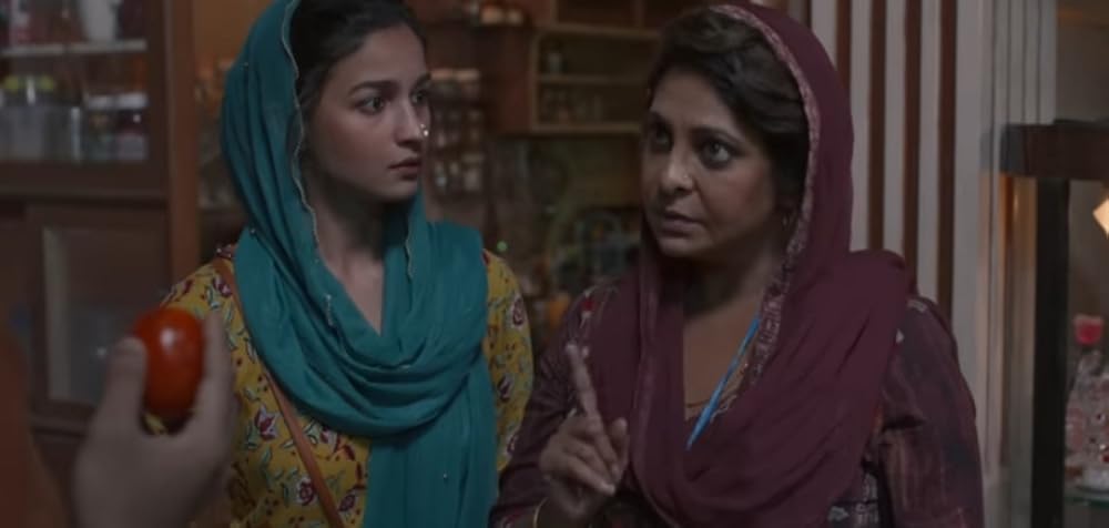 「ダーリンズ」Shefali Shah & アーリアー・バットの画像