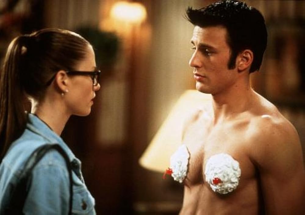 「あるあるティーン・ムービー」クリス・エバンス & カイラー・リーの画像