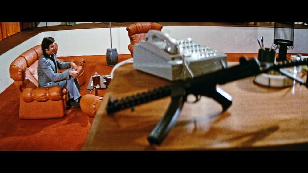 「スカイ・ハイ」ジョージ・レーゼンビーの画像