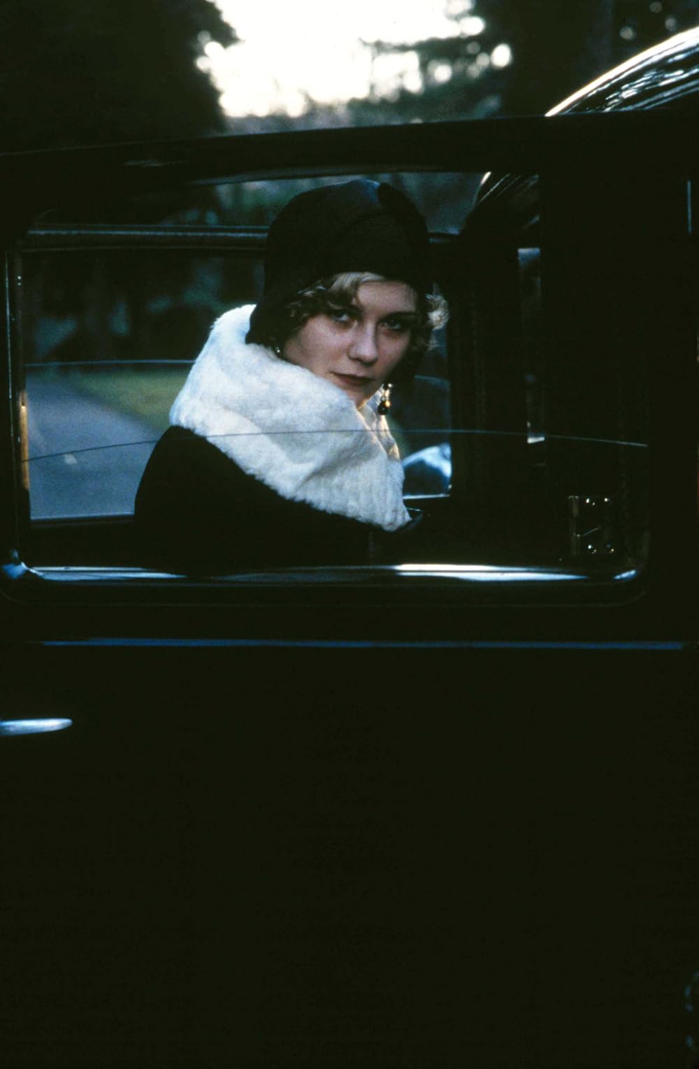 「ブロンドと柩の謎」キルステン・ダンストの画像