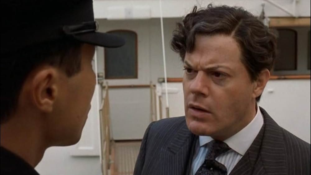 ブロンドと柩の謎の画像