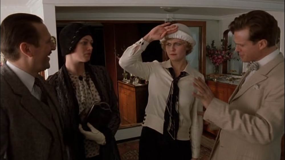 ブロンドと柩の謎の画像