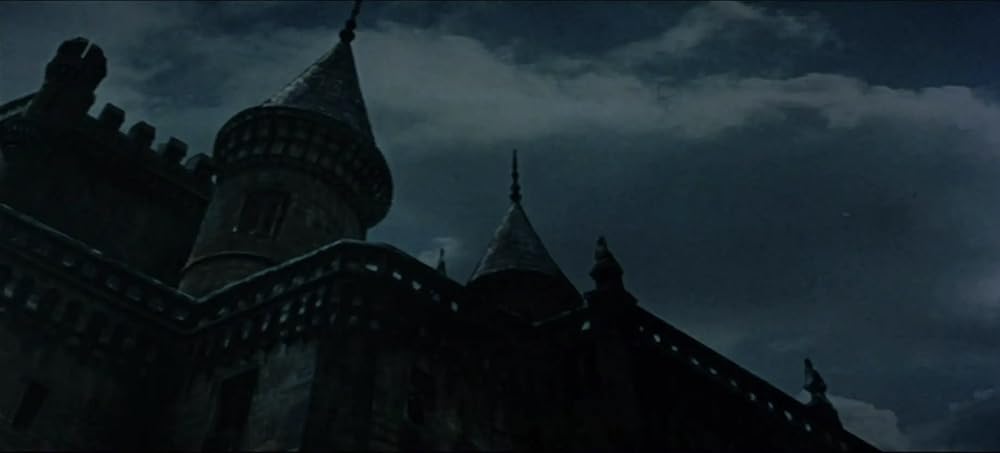 姦婦の生き埋葬の画像