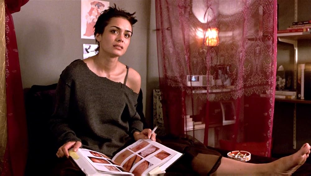 「ルールズ・オブ・アトラクション」シャニン・ソサモンの画像