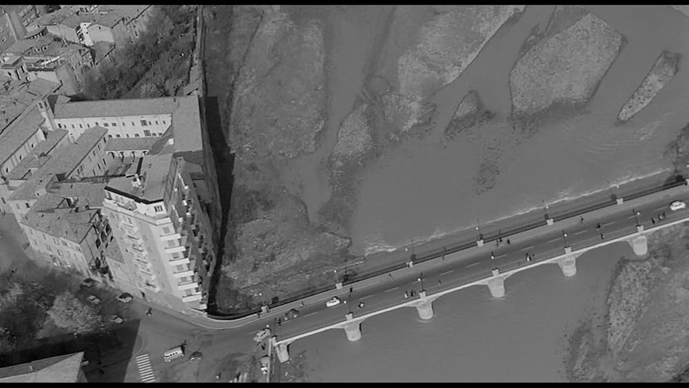 革命前夜の画像