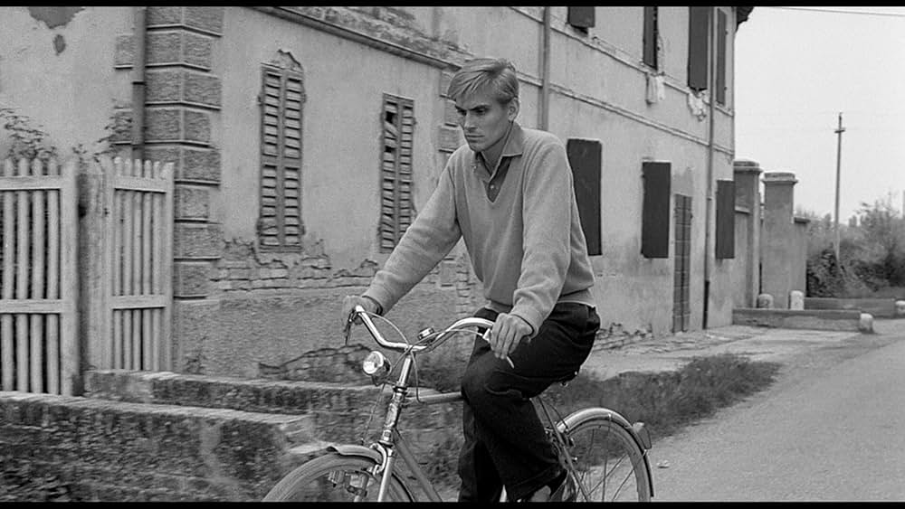 革命前夜の画像