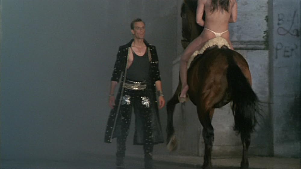 「ストリート・オブ・ノー・リターン」キース・キャラダイン & バレンティナ・バルガスの画像