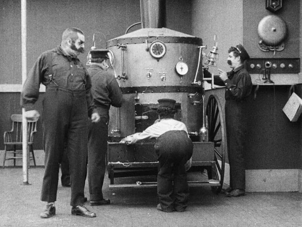 チャップリンの消防士の画像