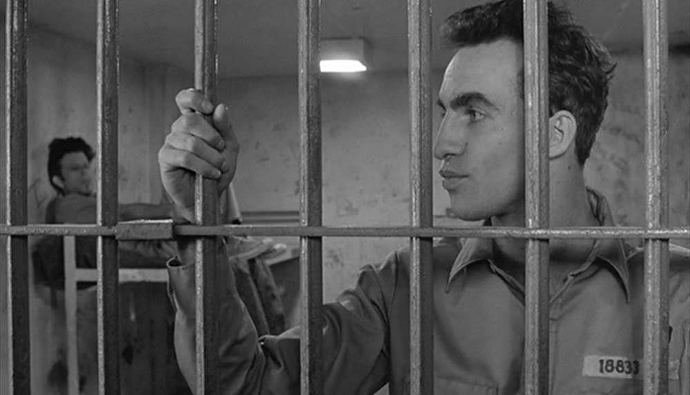 ダウン・バイ・ローの画像