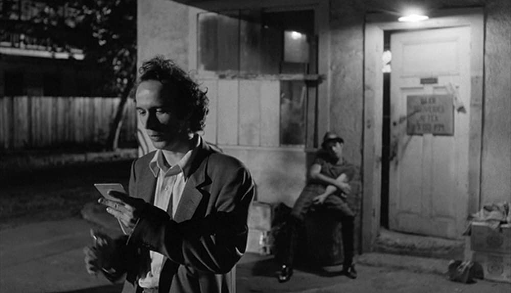 ダウン・バイ・ローの画像