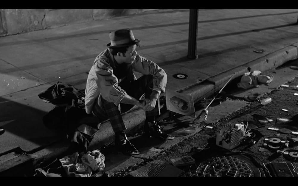 ダウン・バイ・ローの画像