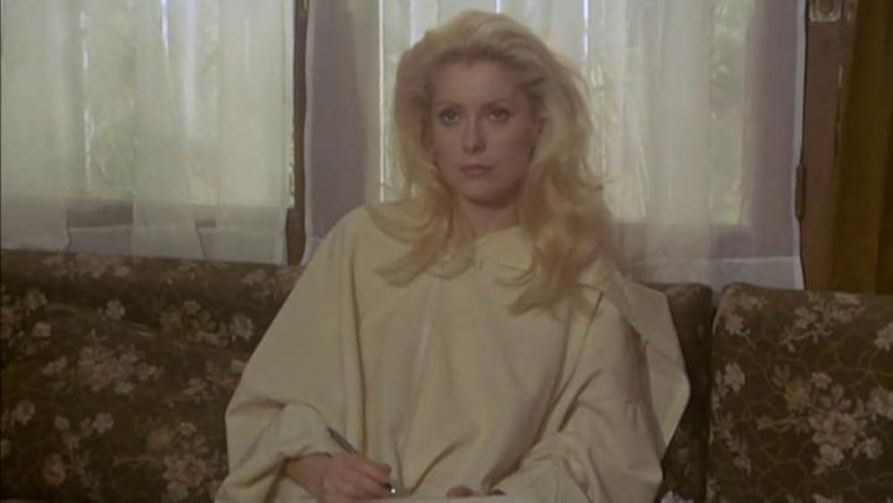 赤いブーツの女の画像