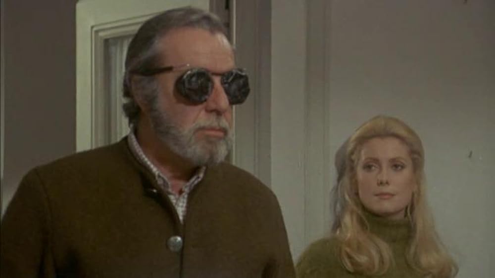 赤いブーツの女の画像